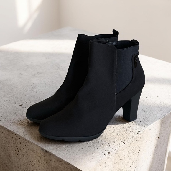NWT Women’s Anne Klein Black Fabric Ankle Boots! Size 10! NEW! - Picture 3 of 9